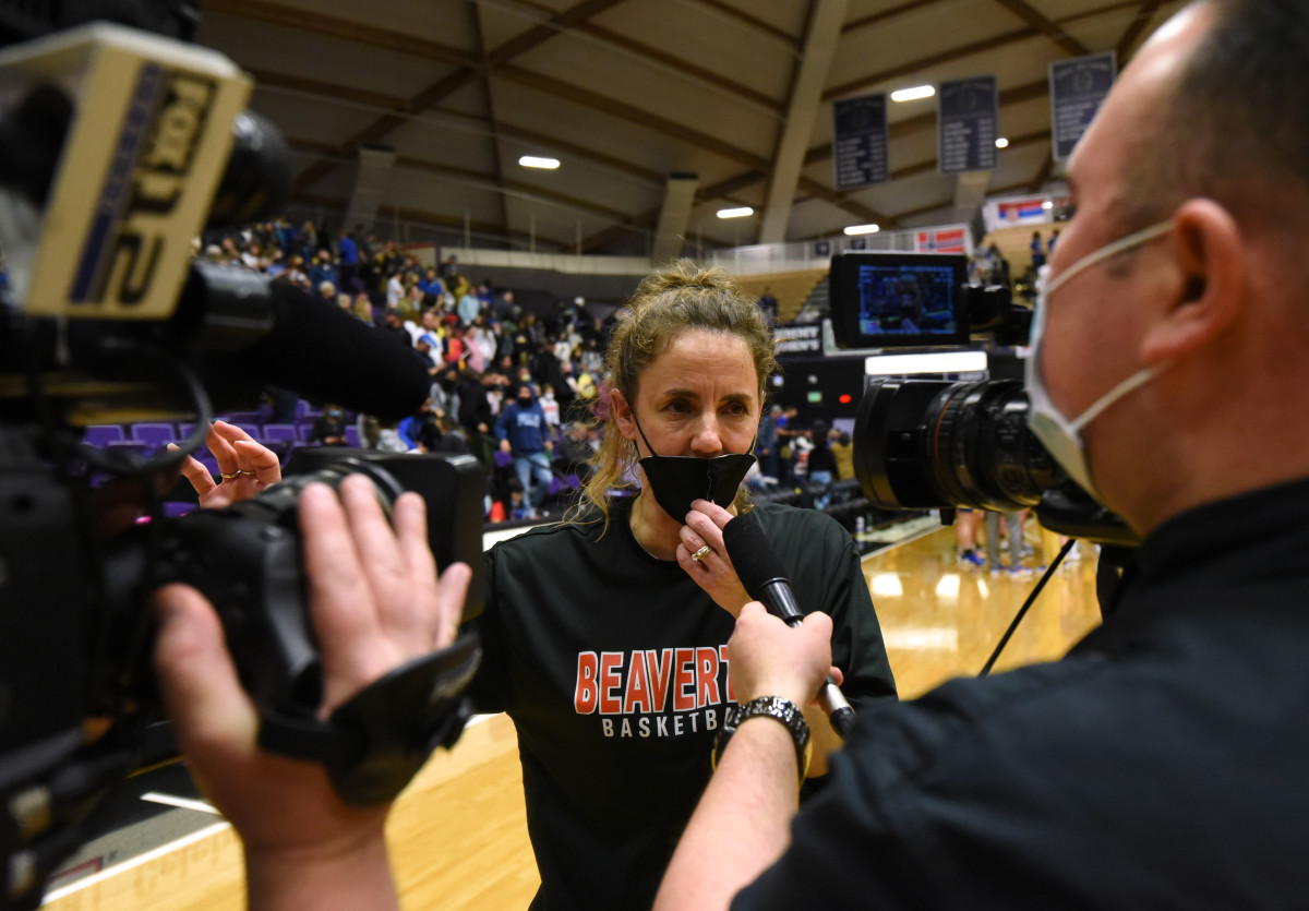 z Beaverton Barlow girls basketball Taylor Balkom 10